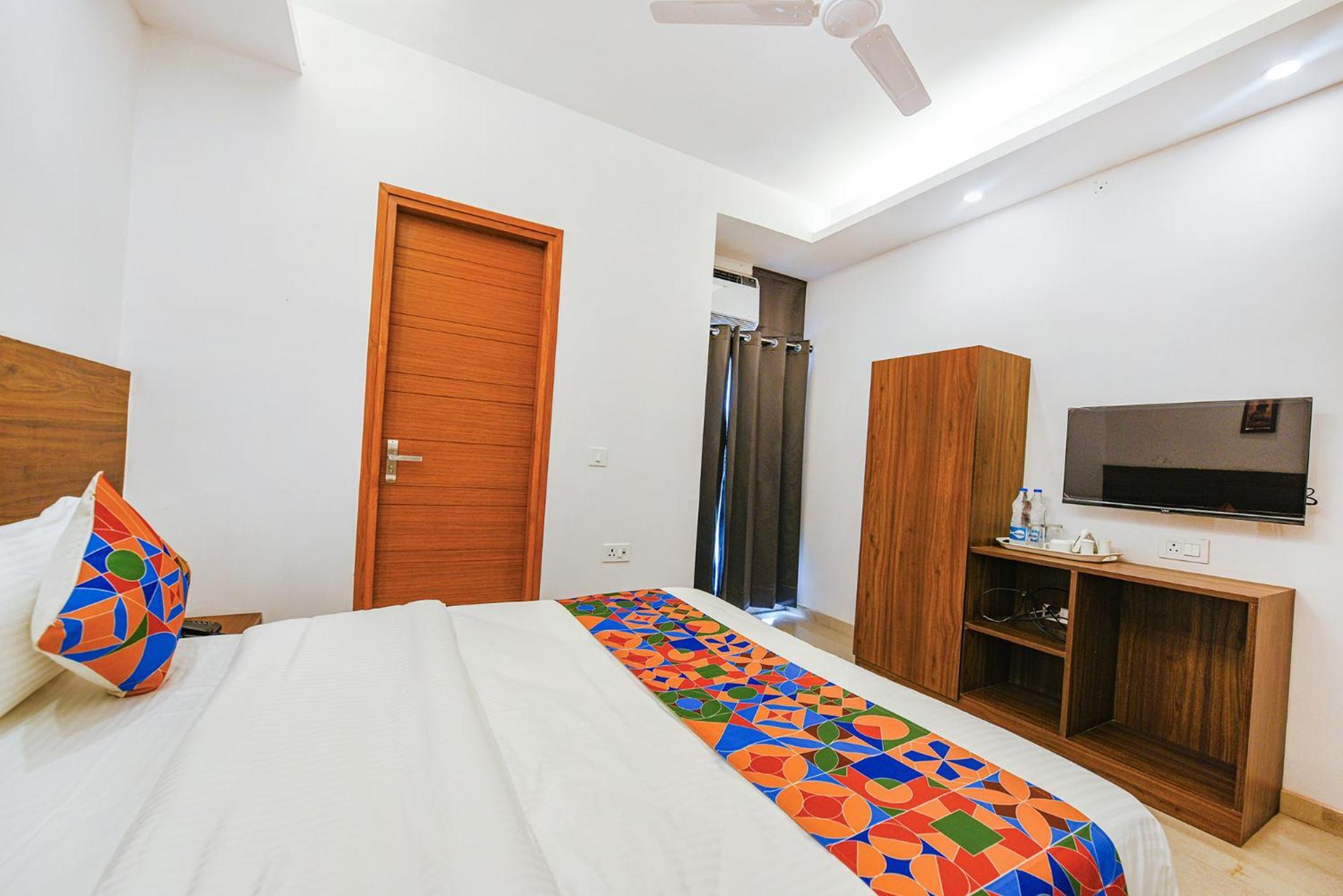 Fabhotel Sparkling - Nr Yashobhoomi Convention Centre Delhi  Bagian luar foto