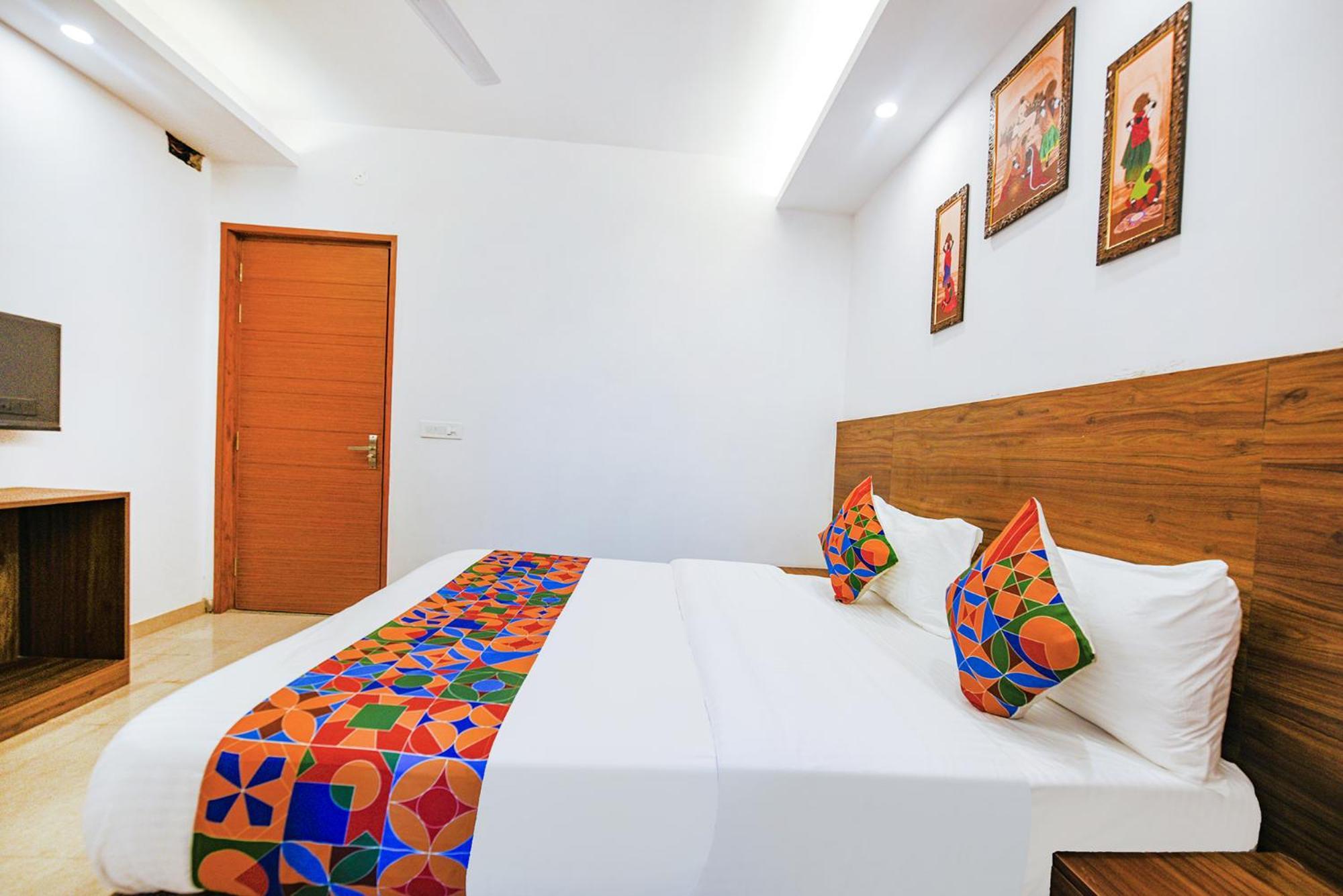 Fabhotel Sparkling - Nr Yashobhoomi Convention Centre Delhi  Bagian luar foto